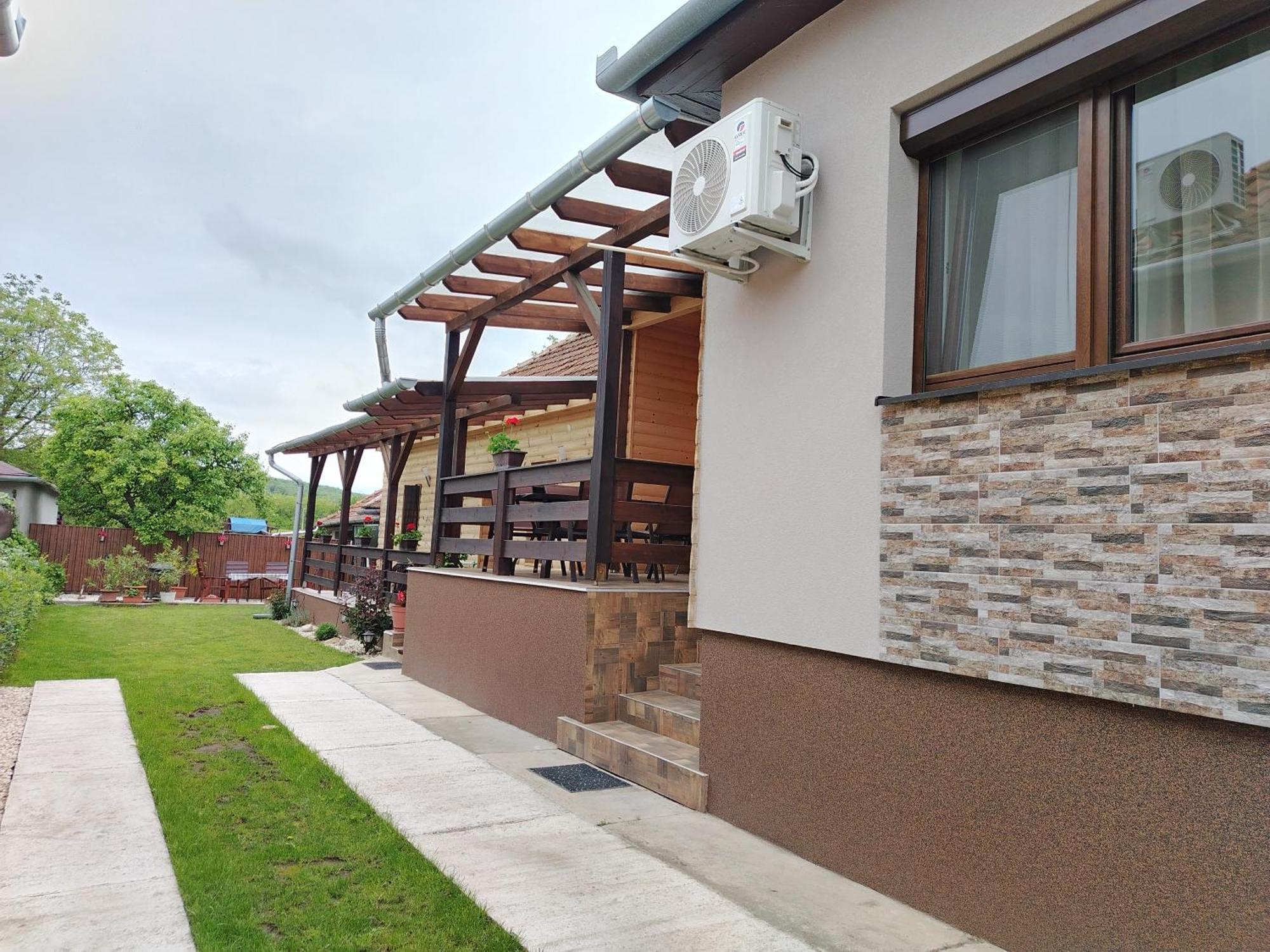 Kaptarko Apartmanhaz Demjen Luaran gambar