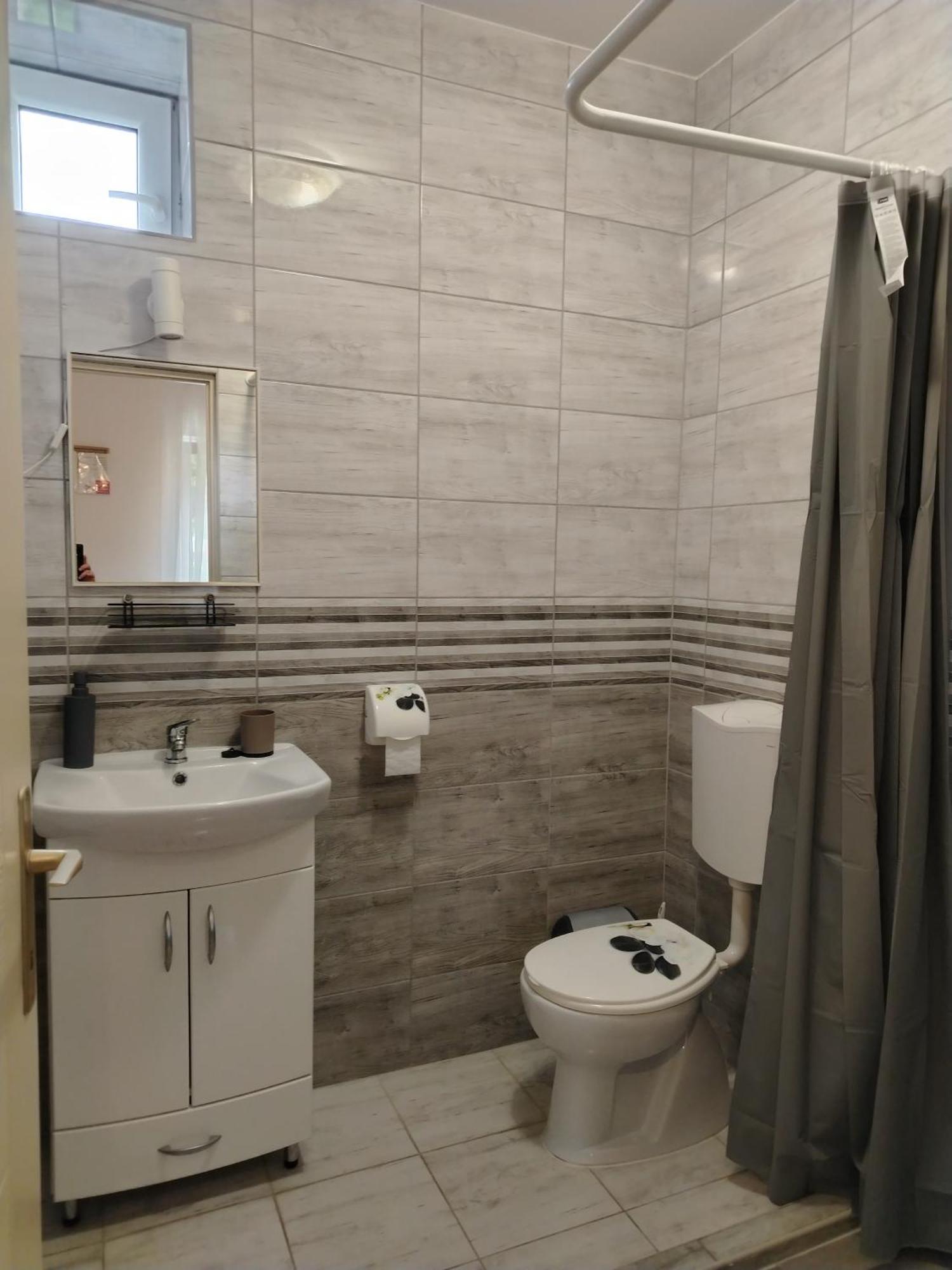 Kaptarko Apartmanhaz Demjen Luaran gambar