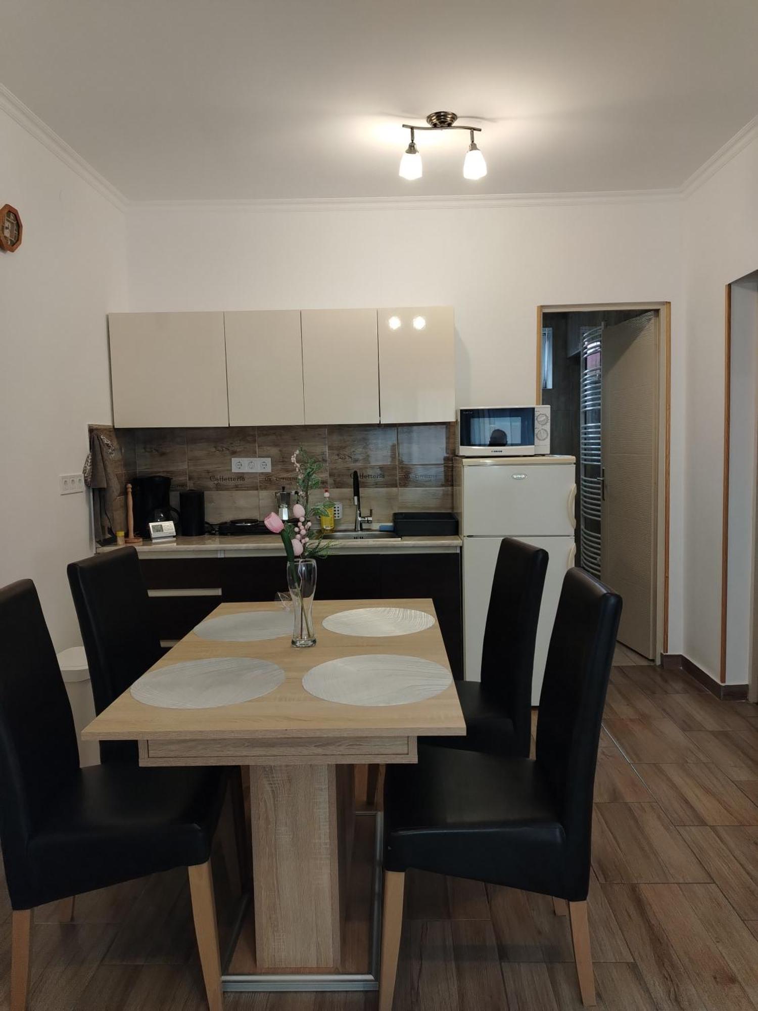 Kaptarko Apartmanhaz Demjen Luaran gambar